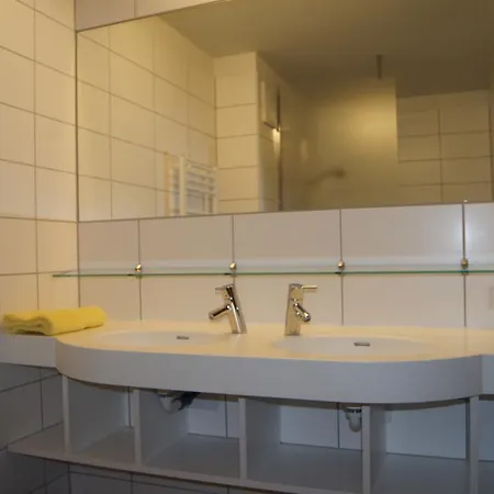 Hostel-jugendherberge بيت شباب
